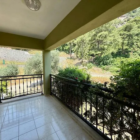 빌라 Private 5 Bedroomed Botanika In Turunc With Private Pool 말마리스