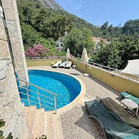Private 5 Bedroomed Botanika In Turunc With Private Pool 빌라 *