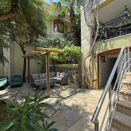 Private 5 Bedroomed Botanika In Turunc With Private Pool 빌라